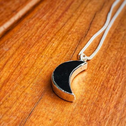 Black Agate Crescent Moon Necklace ..